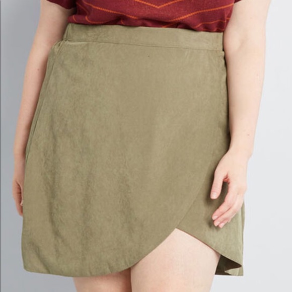 Modcloth Dresses & Skirts - ModCloth Tempted by Tulips mini skirt in olive